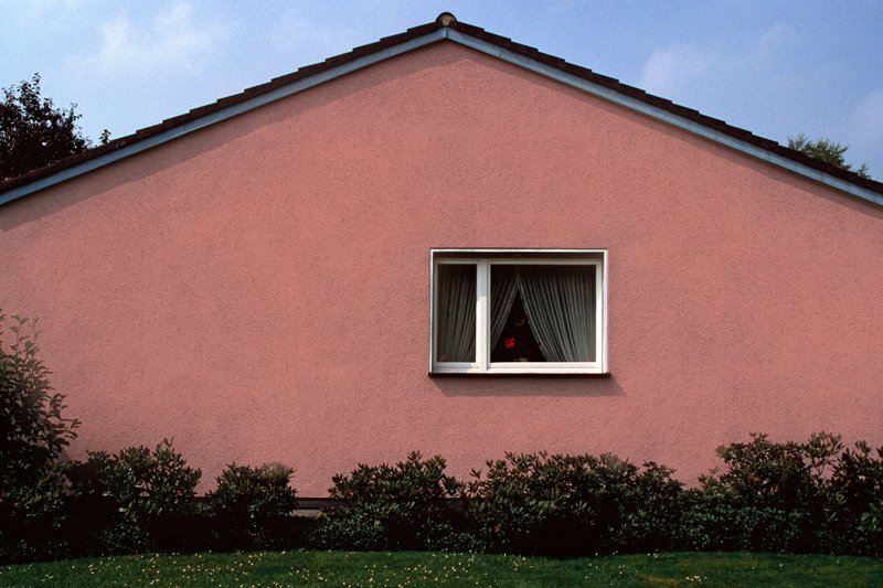 A textura de efeito granulado na cor Flor-de-lis, tranformou a fachada desta casa | Proteção e resistência para a parede