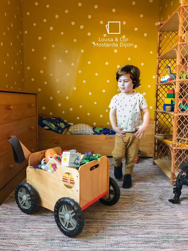 Para o quarto de seu filho Leon a designer Bruna Galliano escolheu a Suvinil Lousa & Cor Mostarda Dijon Para o quarto de seu filho Leon a designer Bruna Galliano escolheu a Suvinil Lousa & Cor Mostarda Dijon