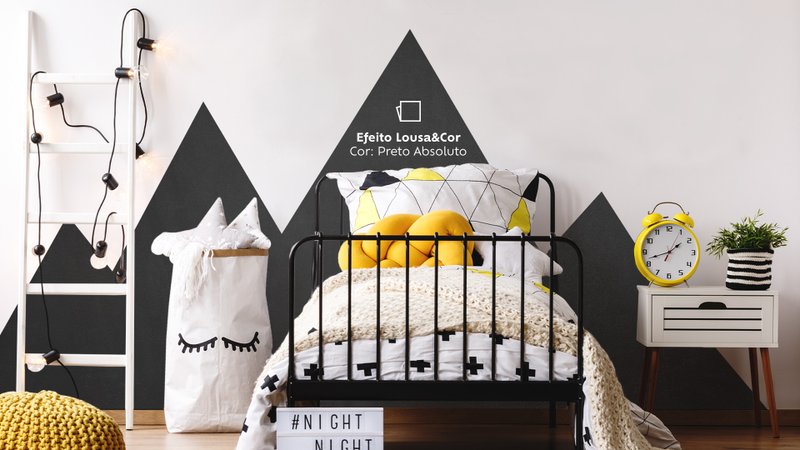 Quarto infantil com paredes brancas e pinturas geométricas em triângulos | Suvinil Lousa & Cor Preto Absoluto