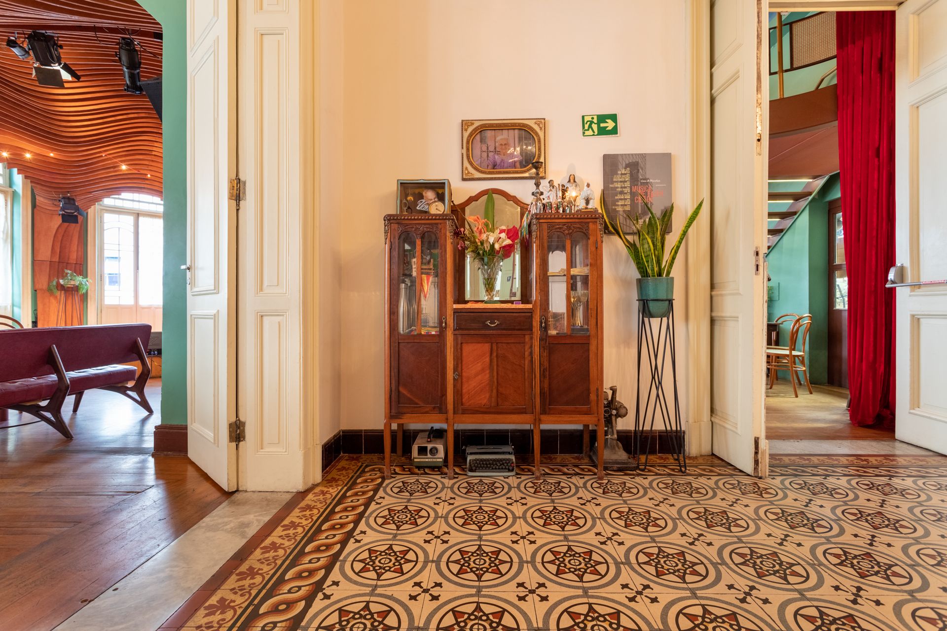 Móveis do Ambiente vintage e charmoso na Casa de Francisca